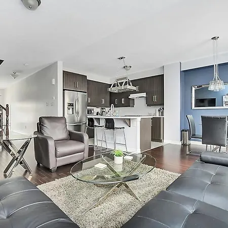 Modern Townhome In Kanata W Direct Forest Access *