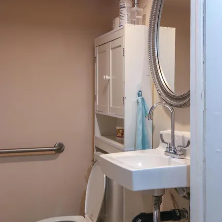 Homestay Cozy Close To Merivale Ottawa