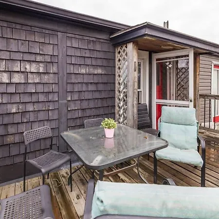 Cozy Unit With Private Rooftop Terrace Apartment Ottawa