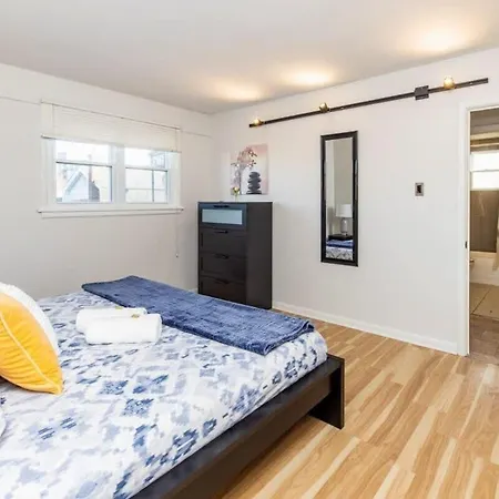 Cozy 2br King Bed Apt Close To The Center Apartment Ottawa
