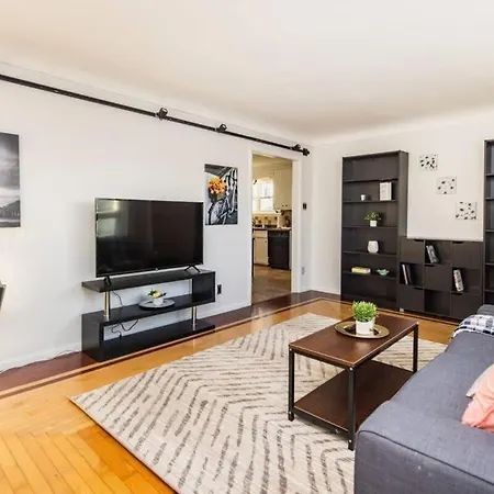 Apartment Cozy 2br King Bed Apt Close To The Center
