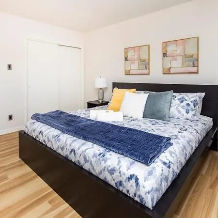 Apartment Cozy 2br King Bed Apt Close To The Center *