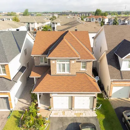 4 Bedroom House In Ottawa, Great Location