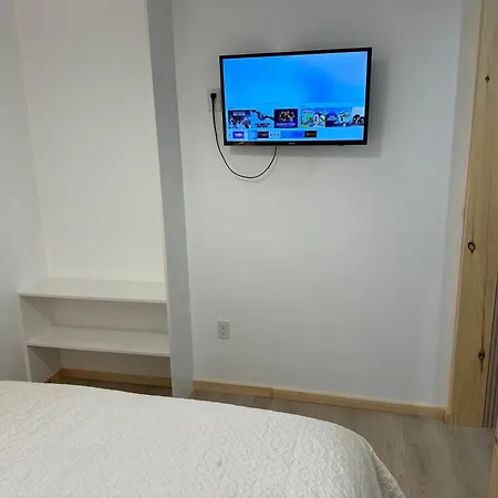 Apartment 2 Bedrooms, 2 Bathrooms, 1 Living Brand New