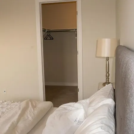 Beautiful With Private Bathroom *