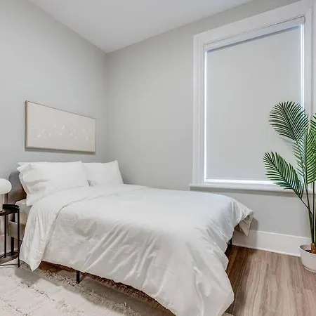 Modern Comfort - 3 Bedroom With Parking - Downtown Ottawa