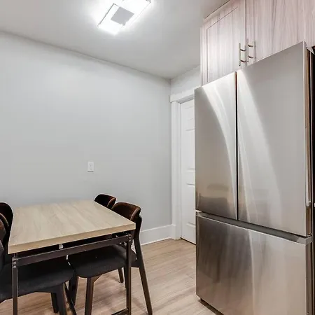 Apartment Modern Comfort - 3 Bedroom With Parking - Downtown Ottawa
