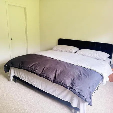 Bed & Breakfast Cozy House