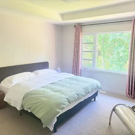 Cozy House Bed & Breakfast 4*