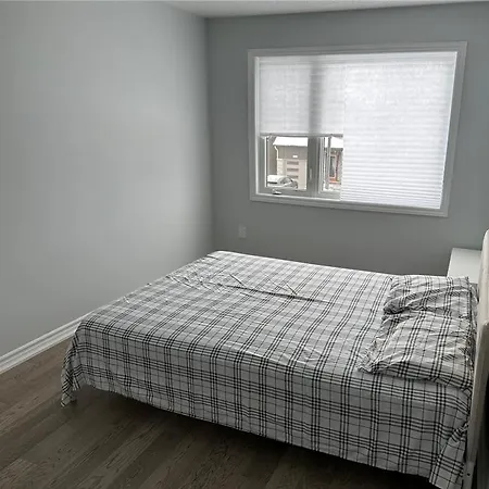 723 Perseus Ave, Nepean Ontario Holiday home *