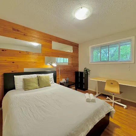 Homestay Free Parking Quiet Close To College Ottawa