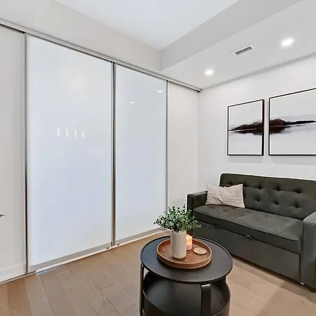 1bd Luxury - Walk To Parliament Apartment