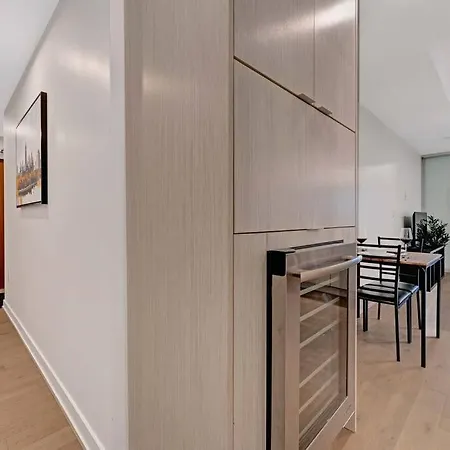 Apartment 1bd Luxury - Walk To Parliament
