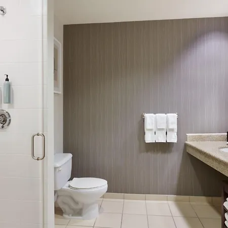 Courtyard By Marriott East Hotel 3*