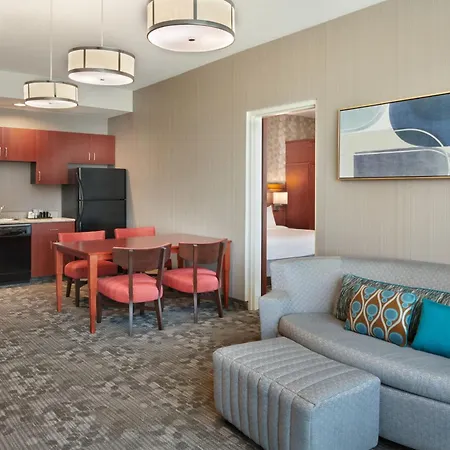 Hotel Courtyard By Marriott East