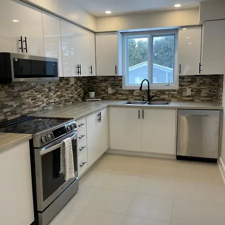 Modern And Chic House Apartment Ottawa