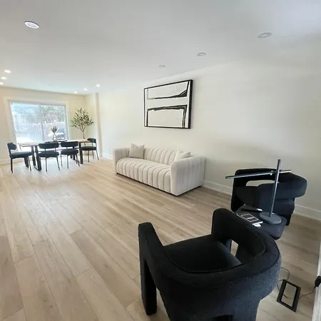 Apartment Modern And Chic House Ottawa