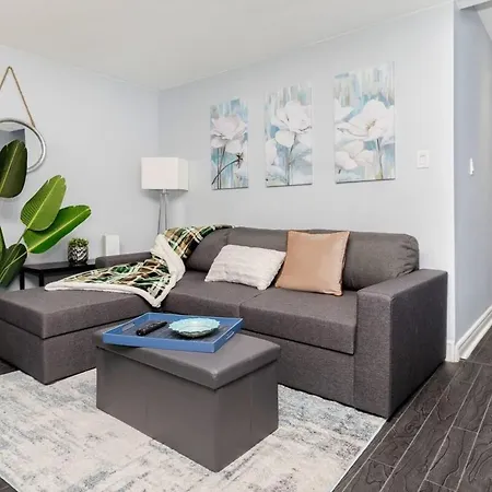 Cozy 2br - With Private Rooftop Terrace Apartment