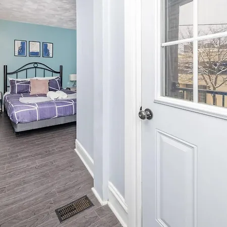 Cozy 2br - With Private Rooftop Terrace * Ottawa