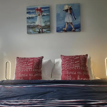 The Places Close To Town And Embassy Bed & Breakfast