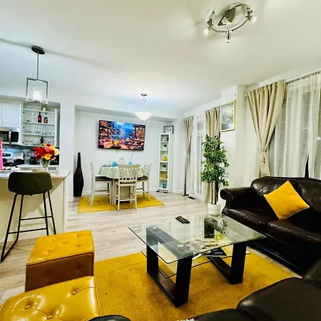 Krishna New-3 Bedroom House Holiday home Ottawa