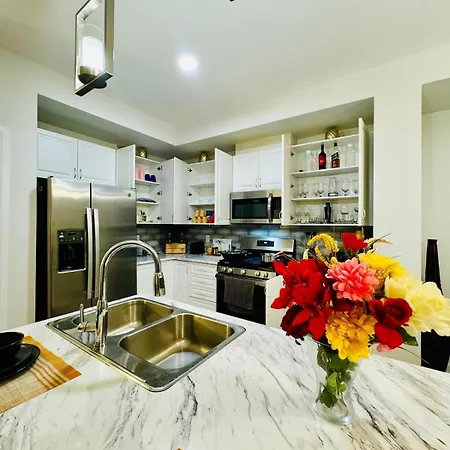 Holiday home Krishna New-3 Bedroom House Ottawa