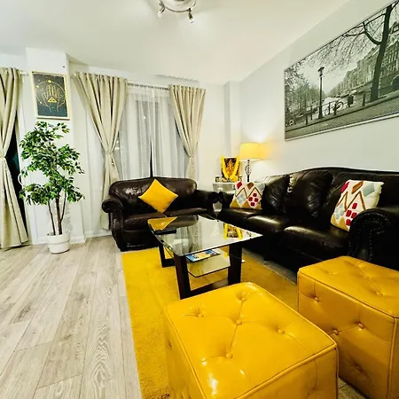 Krishna New-3 Bedroom House Holiday home Ottawa