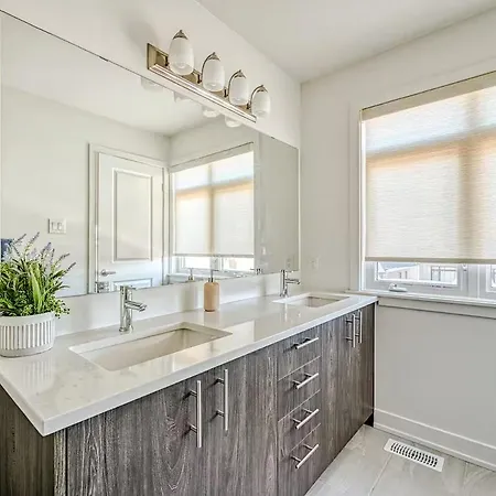Tranquil Enclave Holiday home Ottawa