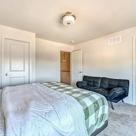Holiday home Tranquil Enclave Ottawa