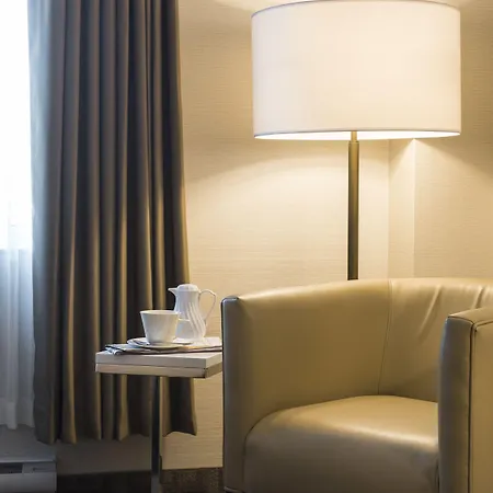 Lord Elgin 4*