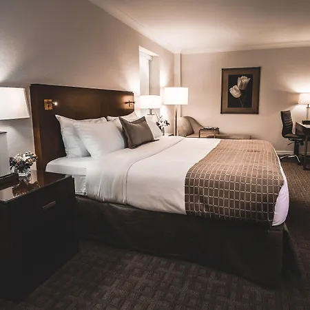 Lord Elgin Hotel 4*