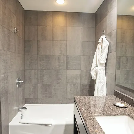 Brookstreet - West - Kanata Hotel 4*