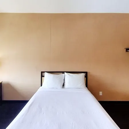 Residence & Conference Centre - Ottawa West Aparthotel 3*