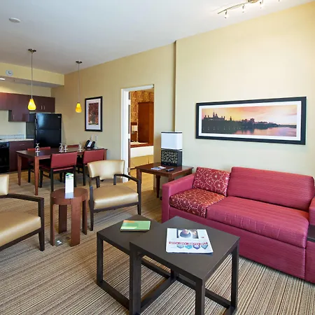 Courtyard By Marriott East Hotel Ottawa