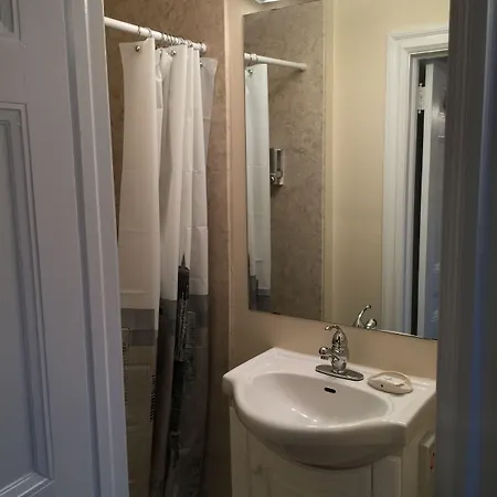 The Century House 3* Ottawa