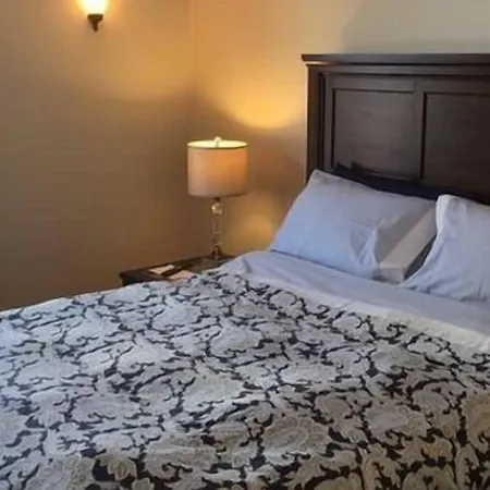 The Century House 3*