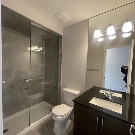 Beautiful In With Private Bathroom * Ottawa