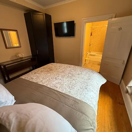 Bed & Breakfast The Century House Ottawa