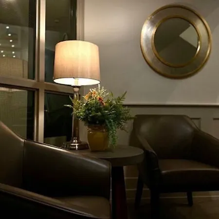 Adam's Airport Motel Ottawa