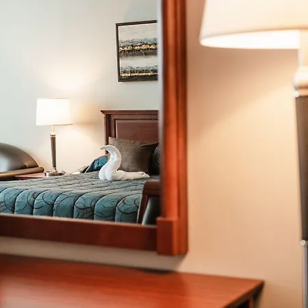 Adam's Airport 3* Ottawa