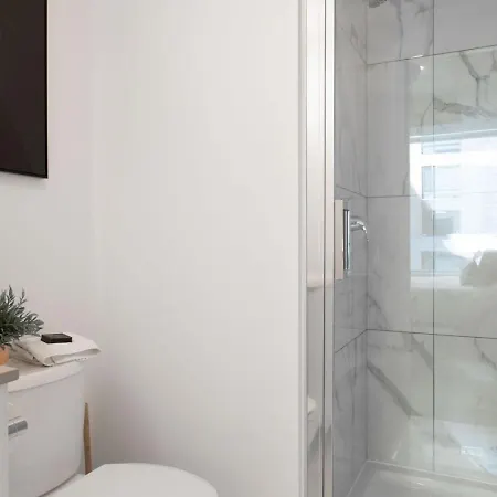 The Lennox Pet Friently 2 Bedroom In 613 Holiday home
