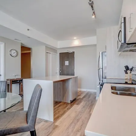 Corporate Wellington 1 Bedroom W Den Apartment *