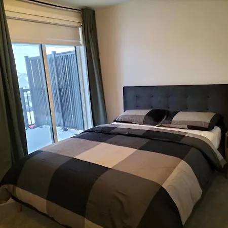 Away From Private Ensuite * Ottawa