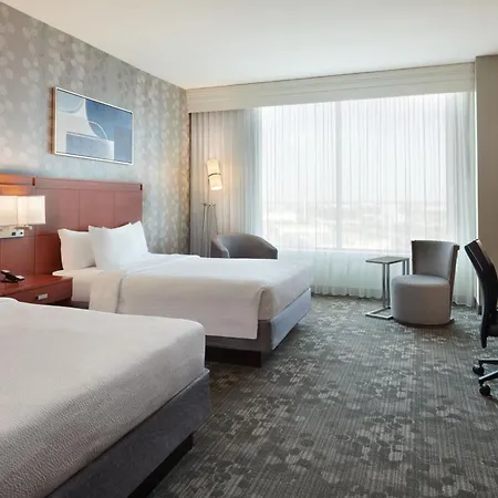 Courtyard By Marriott East Ottawa