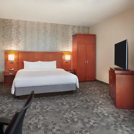 Courtyard By Marriott East 3*