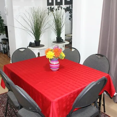 Apartment Adib - 931 Pinecrest Rd, Unit A