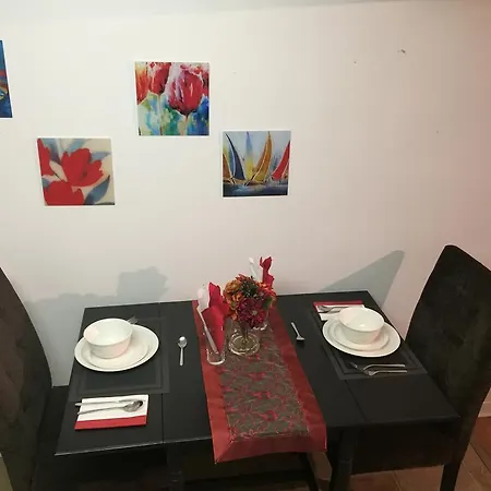 Apartment Adib Apartments - 840 Woodroffe Ave, Unit 4 *