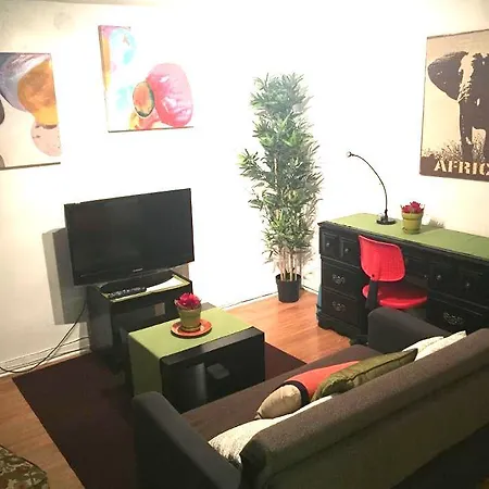 Adib Apartments - 840 Woodroffe Ave, Unit 4