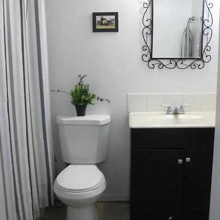 Apartment Adib - 1530 Gilles St, Unit 4 *