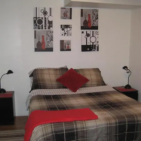 Adib - 1530 Gilles St, Unit 4